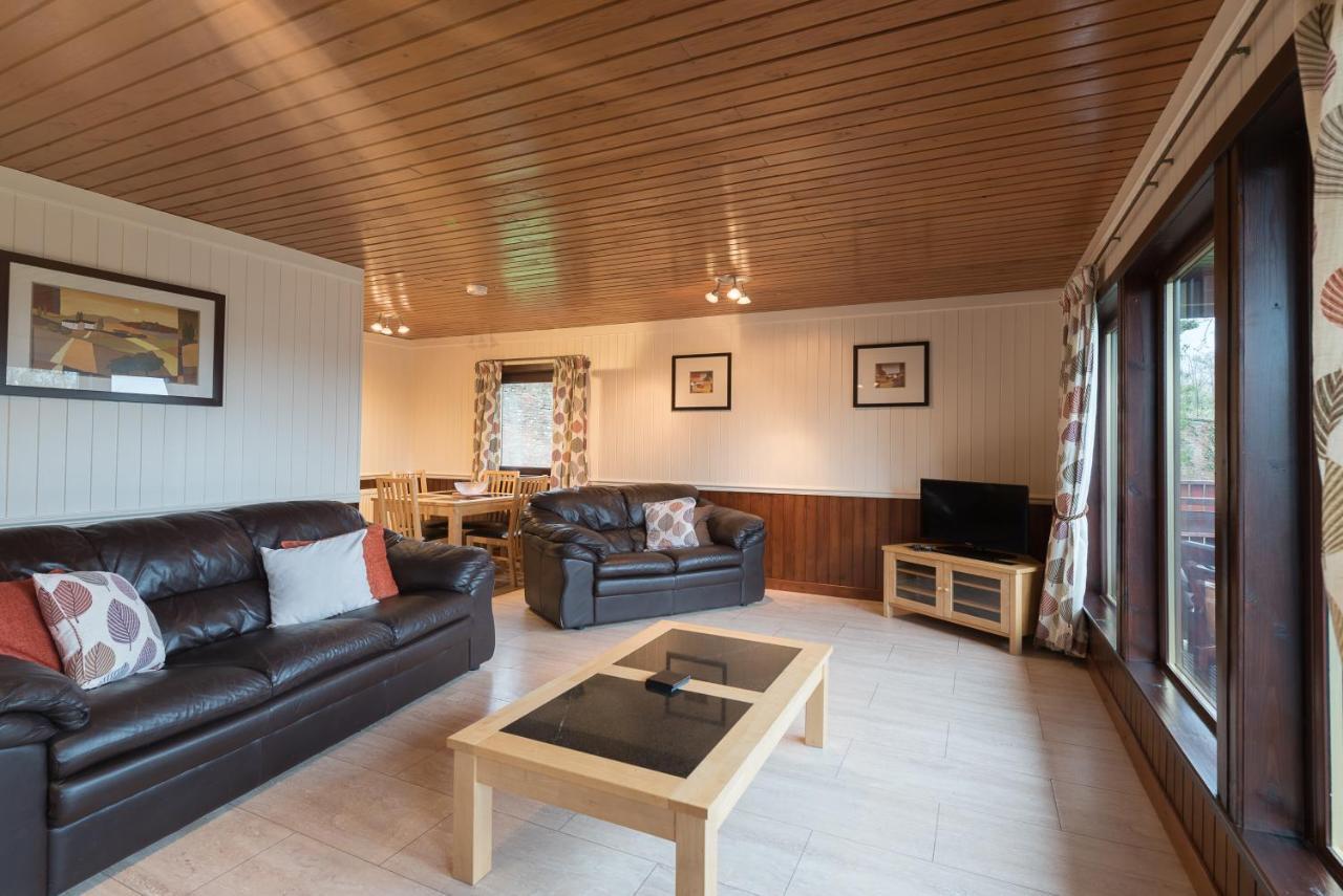 Conifer Lodge 25 With Hot Tub Newton Stewart Minnigaff Bagian luar foto