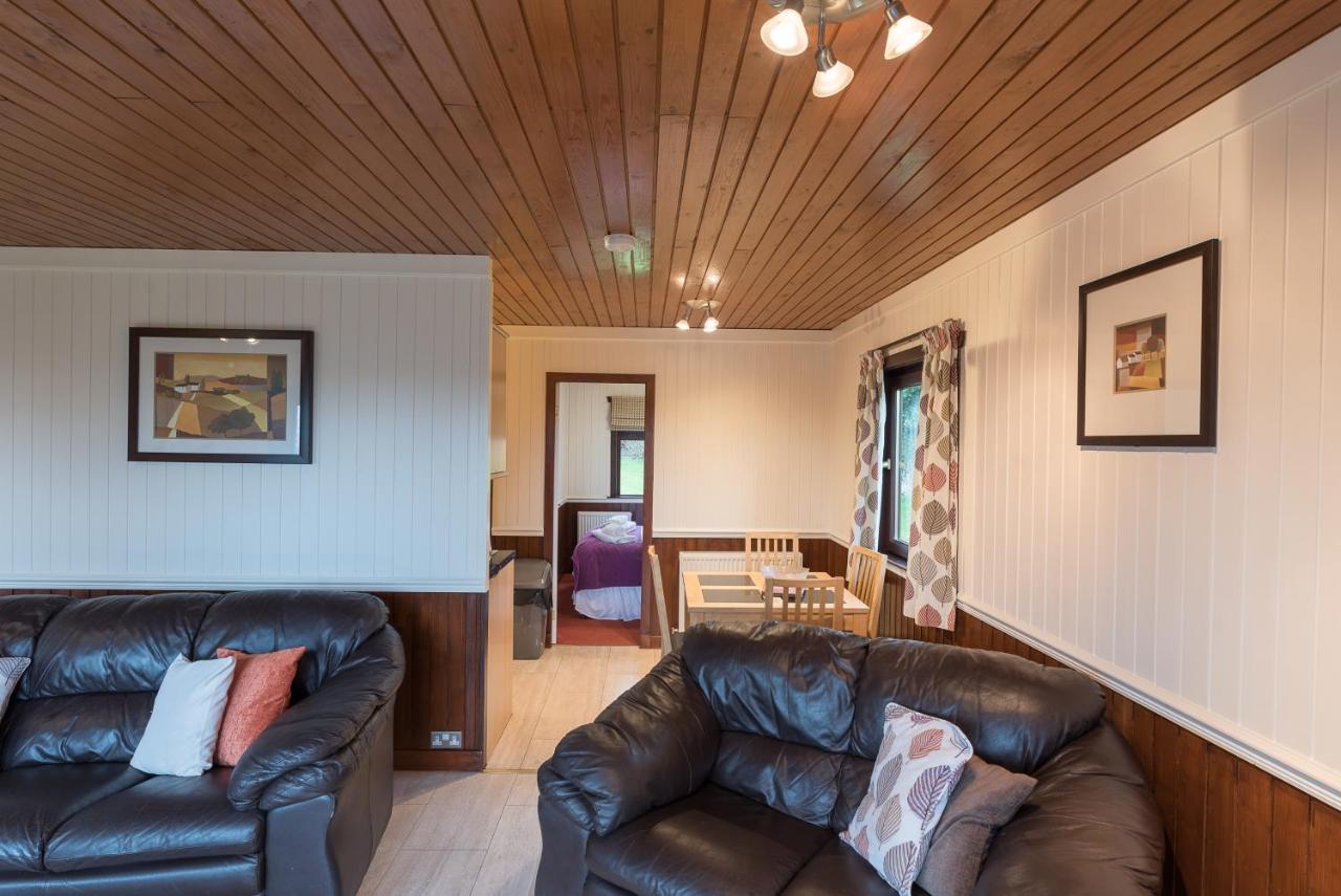 Conifer Lodge 25 With Hot Tub Newton Stewart Minnigaff Bagian luar foto